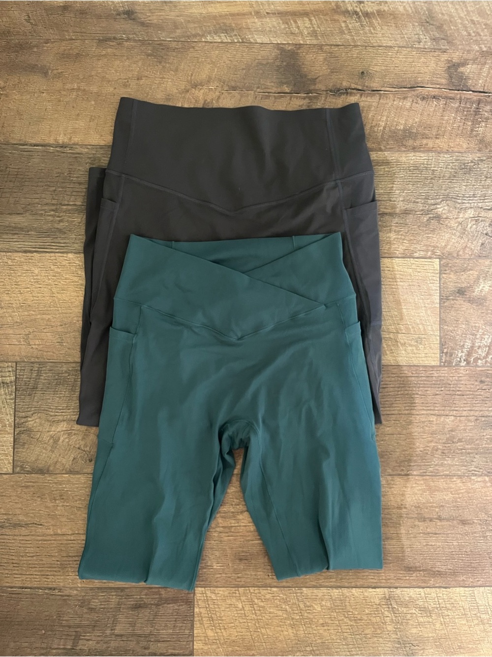 Bundle of 2 Halara SoftlyZero Crossover Pocket Leggings
